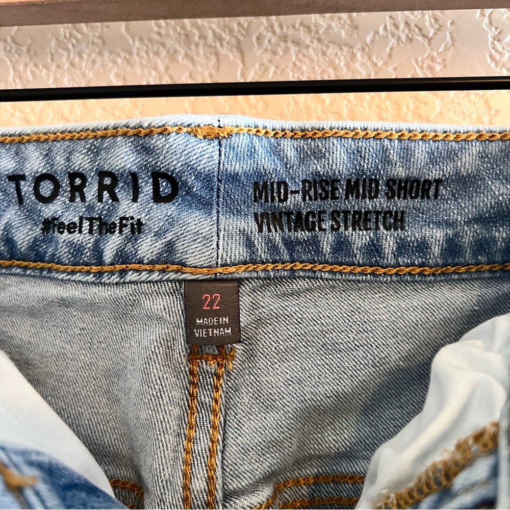 Torrid Mid-Rise Vintage Stretch Short Size 22 - Picture 6 of 8